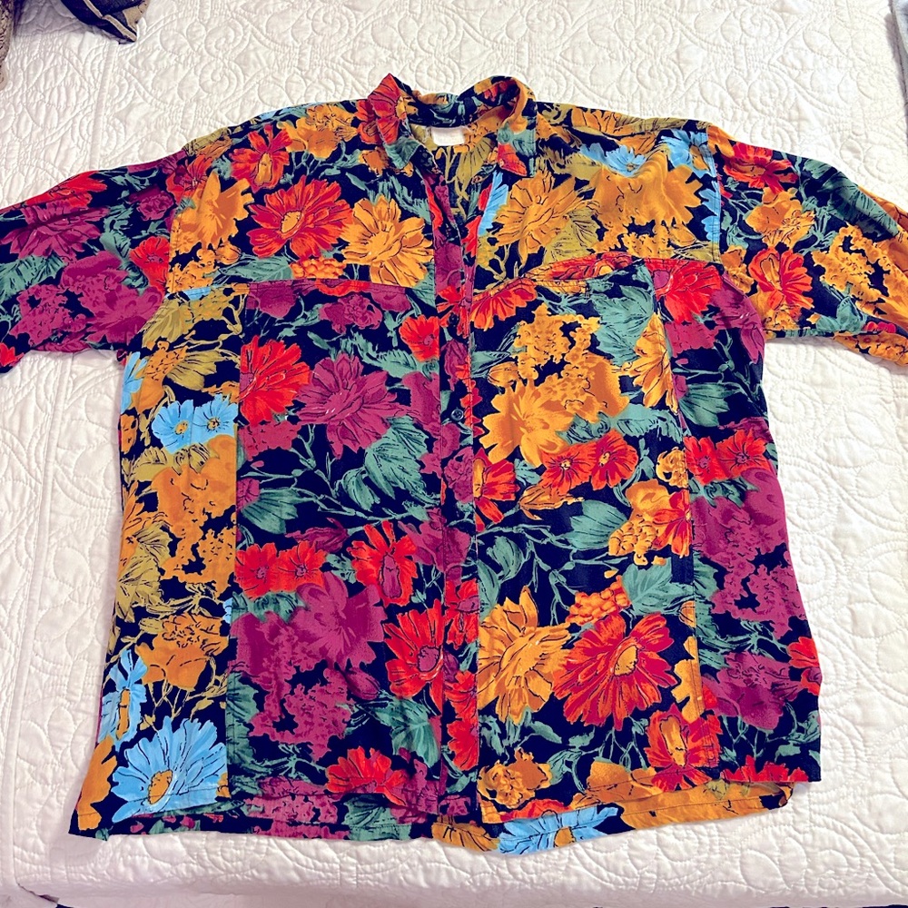 Cute vintage rayon button up